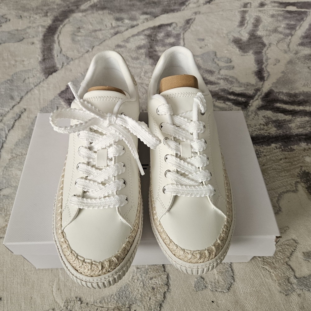 Brand Nee Marc Fisher White and Tan Women's Sneakers Size 8 - Picture 2 of 3